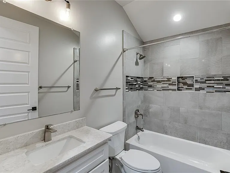 75 Cherry St — Photo 27