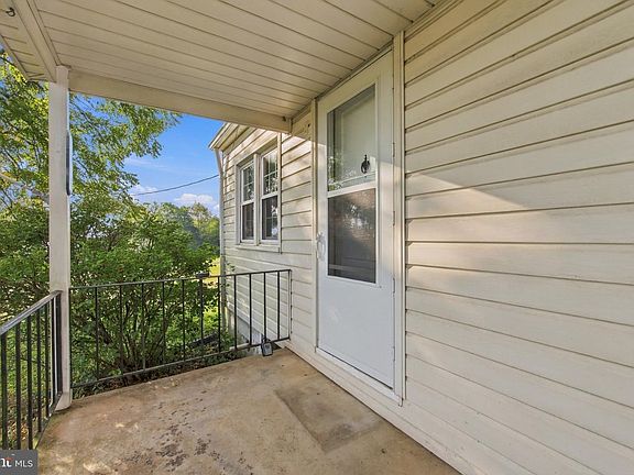 4th image of 315 Mount Hebron Rd