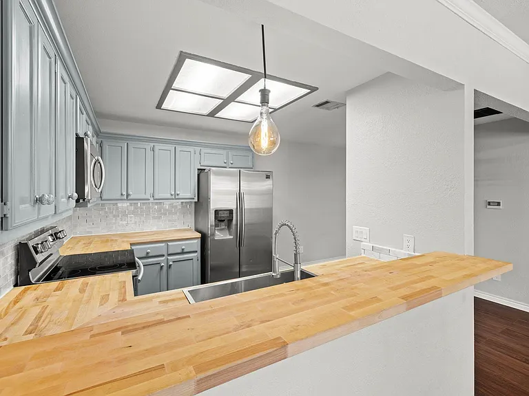 820 Mica Ln — Photo 16