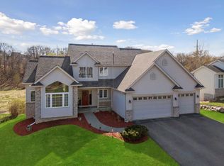 1375 Wildflower Ln, Chaska, MN 55318