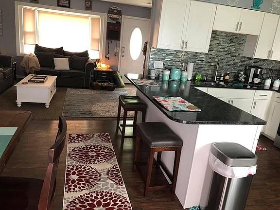 4th image of 2249 Woodmont Dr