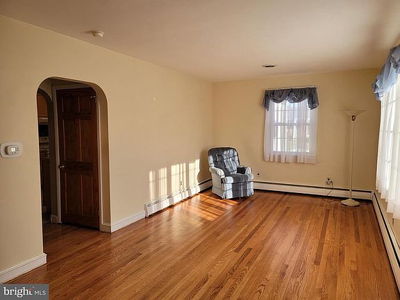 2nd image of 599 Greenwood Dr