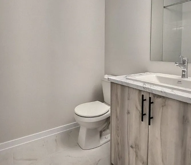 524 Oldenburg Ave — Photo 6