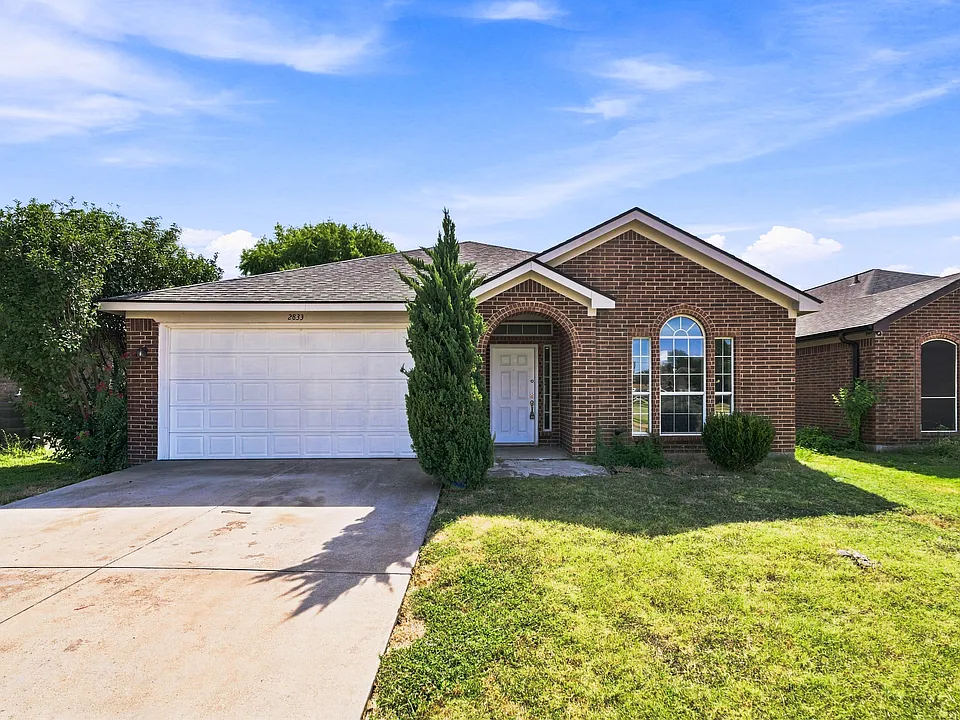2833 Wakecrest Dr