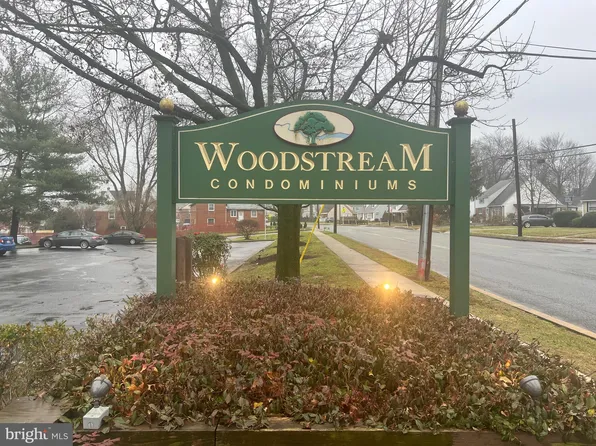 826 South Ave APT R9, Secane, PA 19018