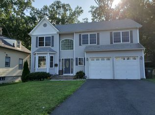 39 Liberty St, Fords, NJ 08863