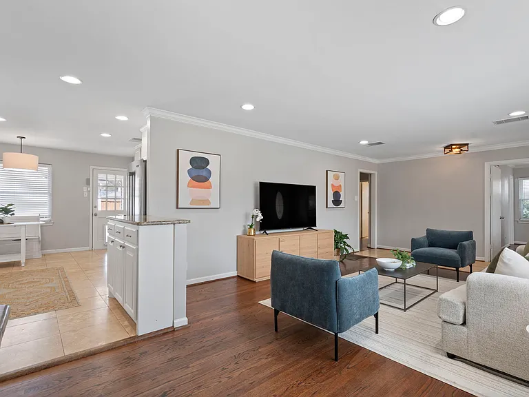 10615 Larchfield Ln — Photo 3