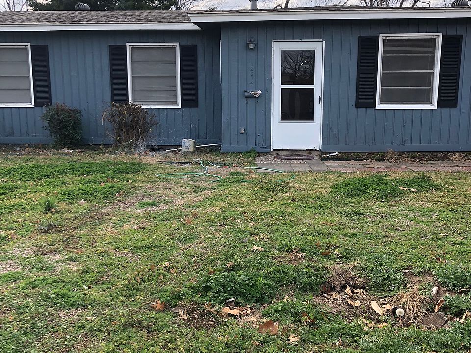 1st image of 12819 Wilmington Dr