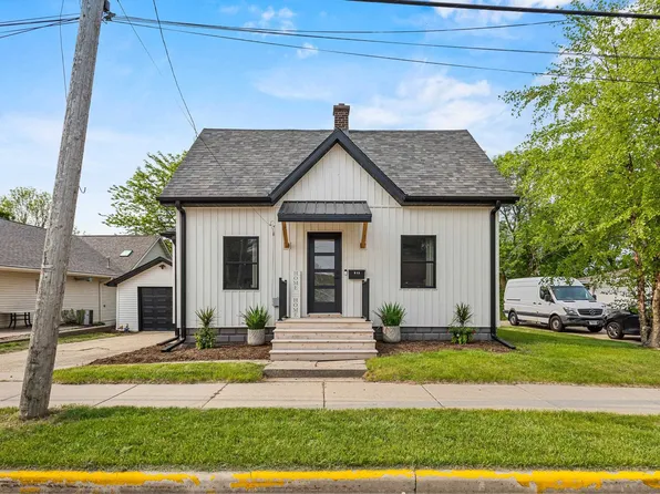 813 W Main St, Little Chute, WI 54140