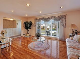 15818 82nd St, Howard Beach, NY 11414