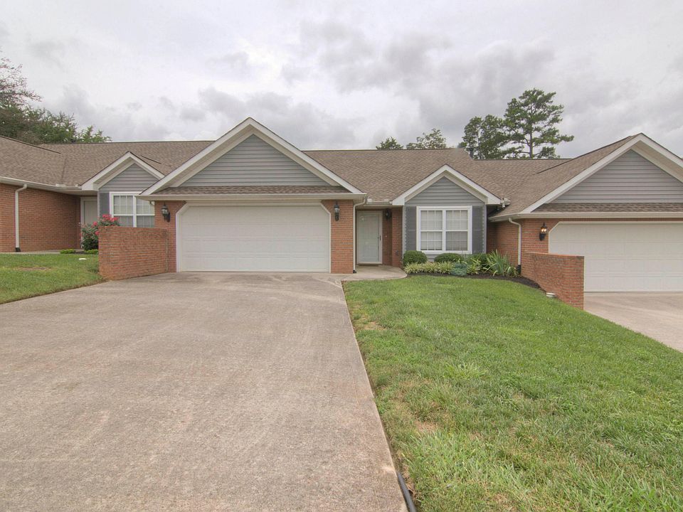 1st image of 8724 Carriage House Way