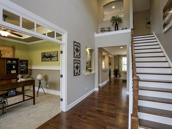 2nd image of 142 Beautiful Valley Dr