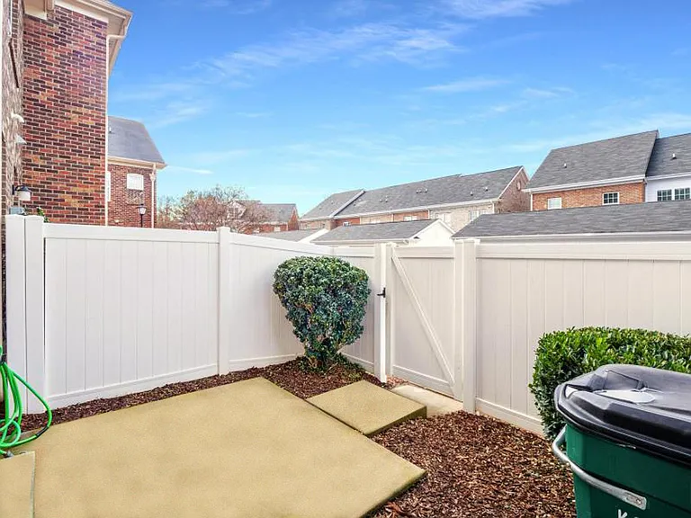 11012 Cedar Walk Ln — Photo 25