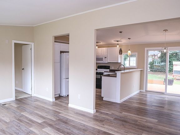4th image of 1813 77th Street Ct E