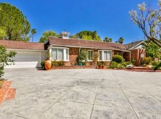 19447 Rosita St, Tarzana, CA 91356
