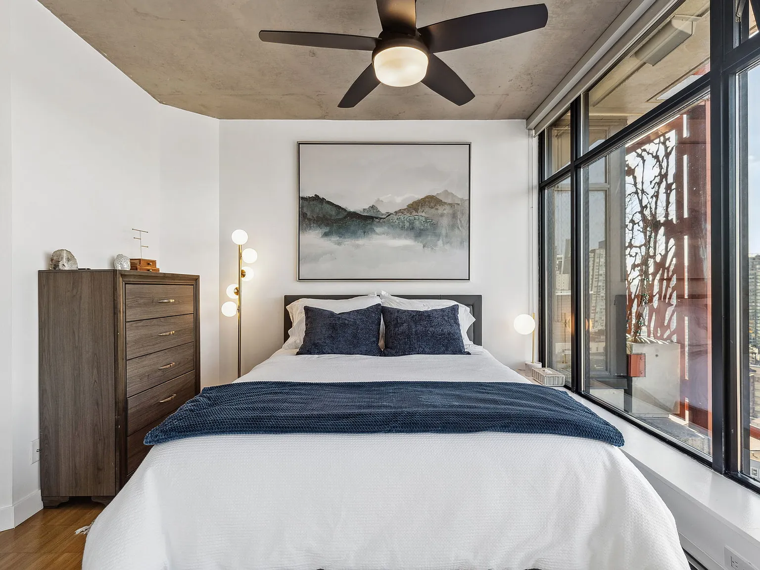 1 bed, 657 sqft, $2,950 — Photo 4