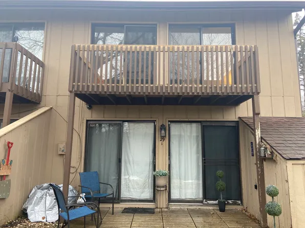 29 Jamaica Colony APT 1, Fox Lake, IL 60020