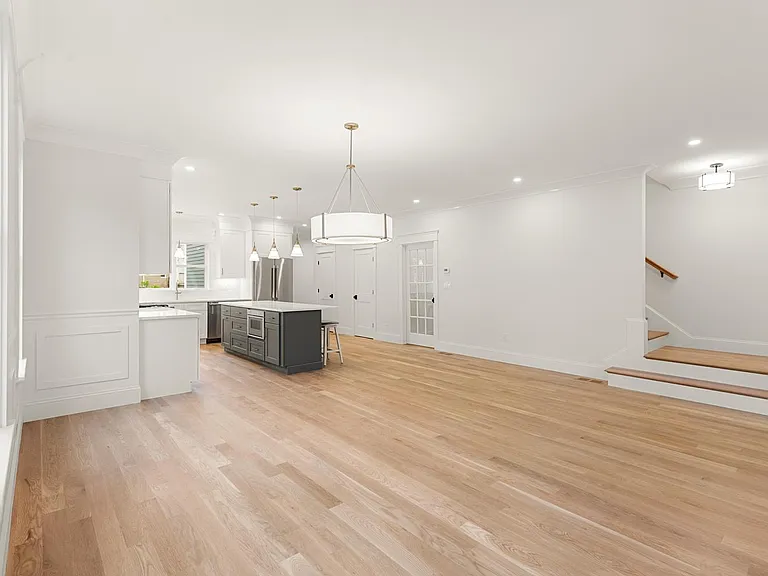 45 Maplewood St #45 — Photo 14