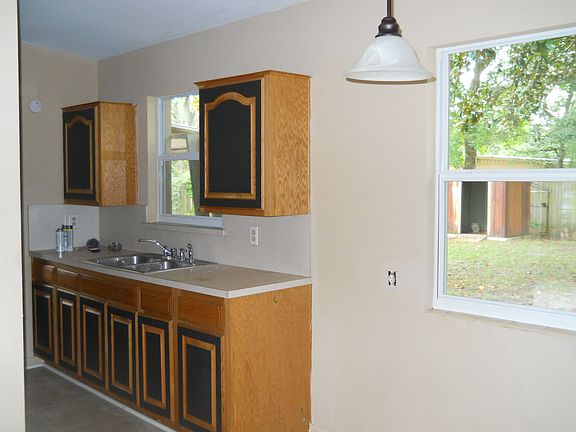 2nd image of 1656 Cezanne Dr W