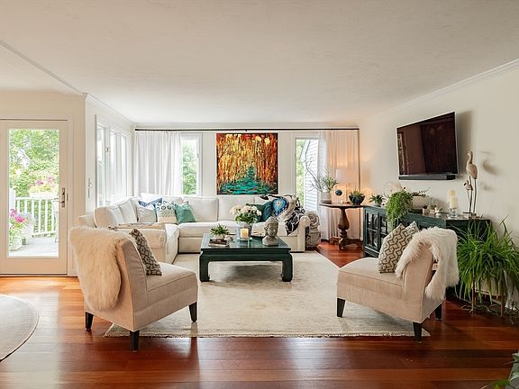3rd image of 70 Parks St APT 18