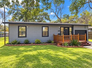 206 Camellia St, Lake Jackson, TX 77566