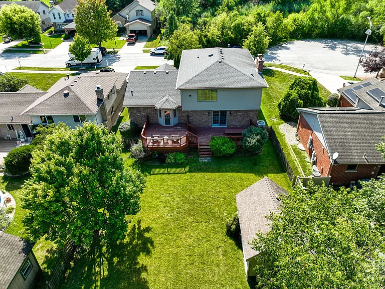 17011 Danielle Ct — Photo 23