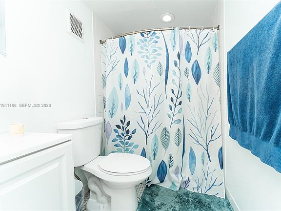 5th image of 7500 NW 17th St APT 207