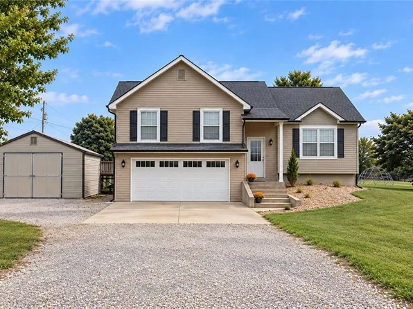 15150 Roger Rd, Leavenworth, KS 66048