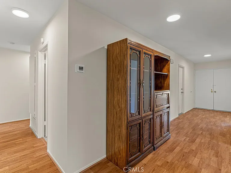 16831 S Mariposa Ave — Photo 14