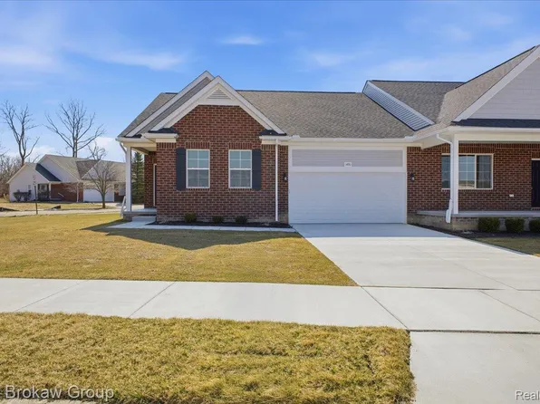 1470 Lincoln St, Lapeer, MI 48446