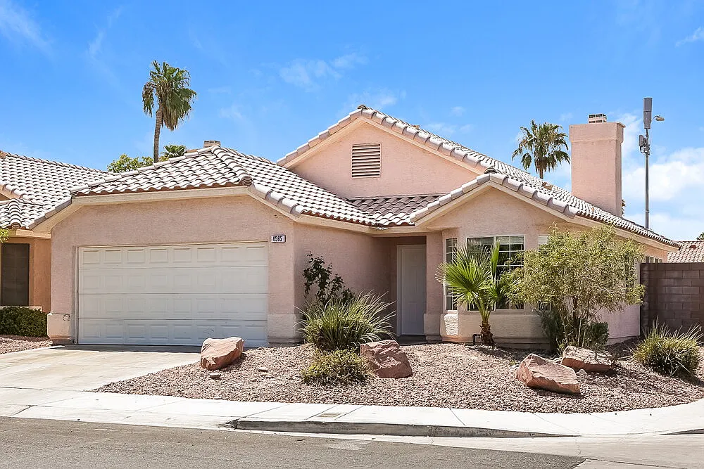 3 bed, 2.0 bath, 1580 sqft, $1,915 — Photo 3