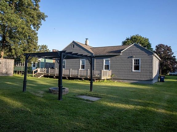 5th image of 205 Laursen Dr