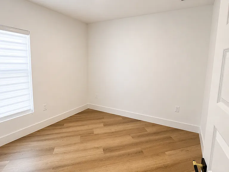 2582 Westside Ave SE — Photo 8
