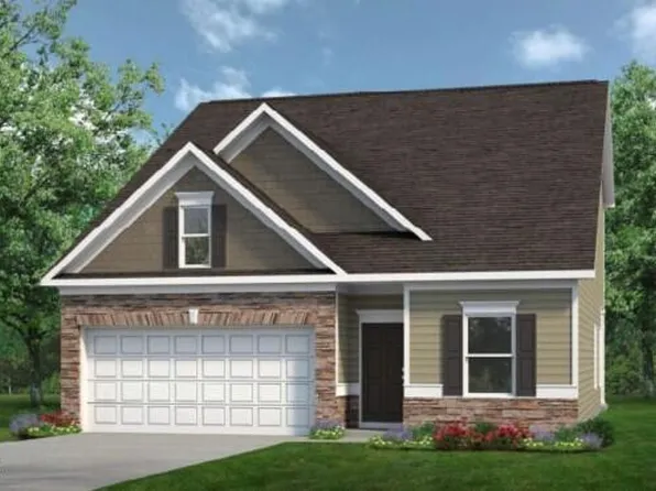 1673 Elk Run Dr, Fayetteville, NC 28312