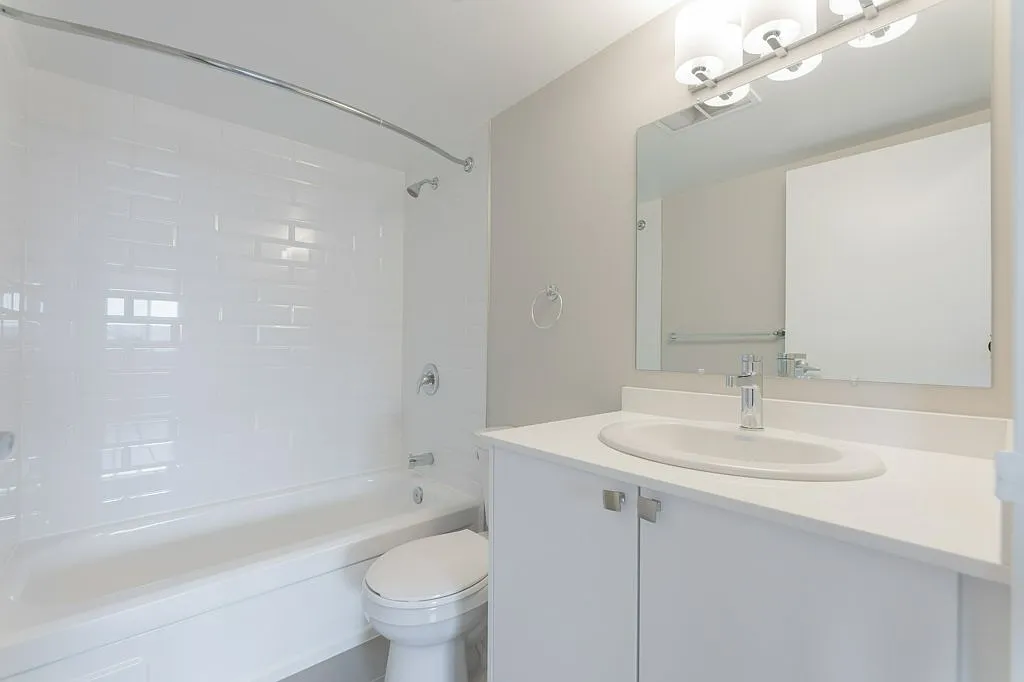 3575 Kaneff Crescent Mississauga — Photo 4