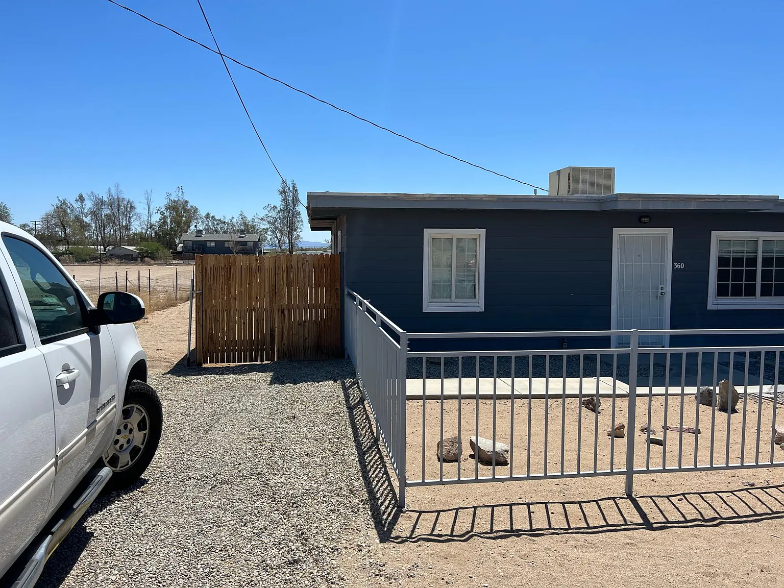 360 S Sunset St — Photo 2