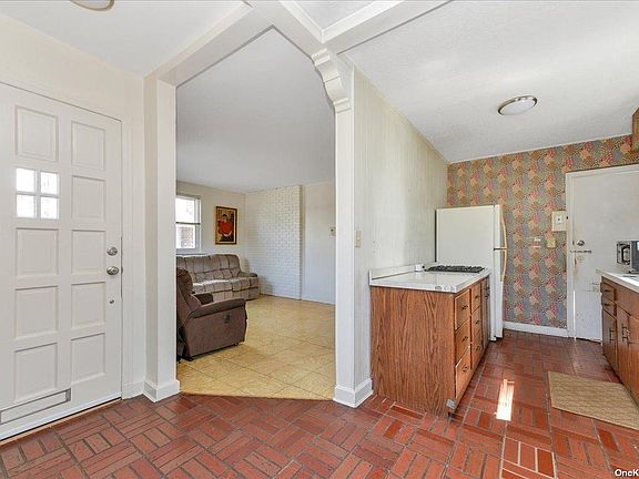 5th image of 50-31 192nd St