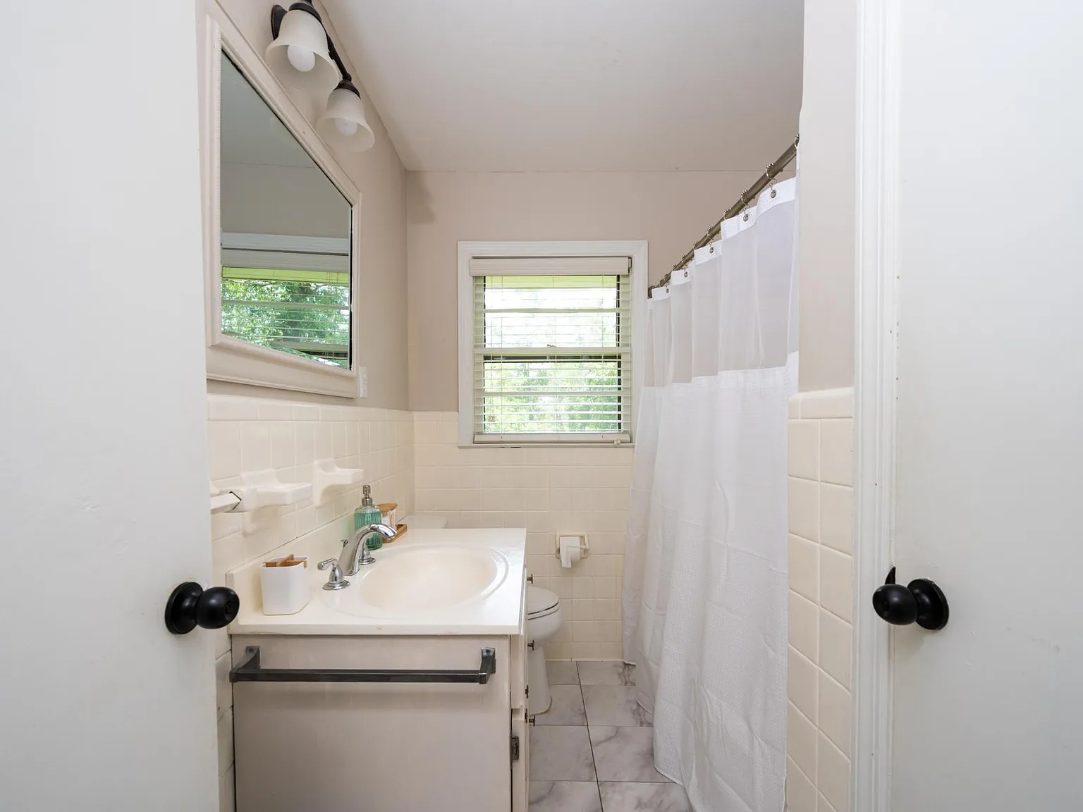 4 bed, 1500 sqft, $1,850 — Photo 2