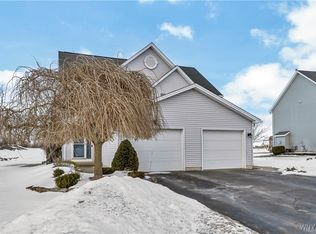 5180 Briercliff Dr, Hamburg, NY 14075