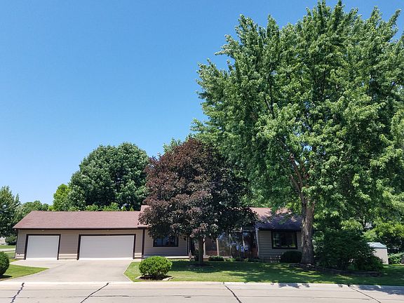 3rd image of 502 E 10th Ave