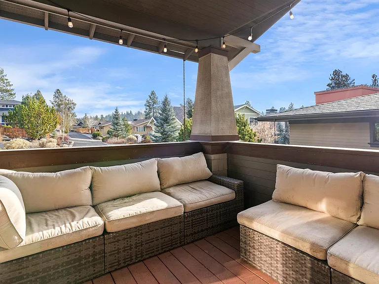 662 NW Mount Washington Dr — Photo 22