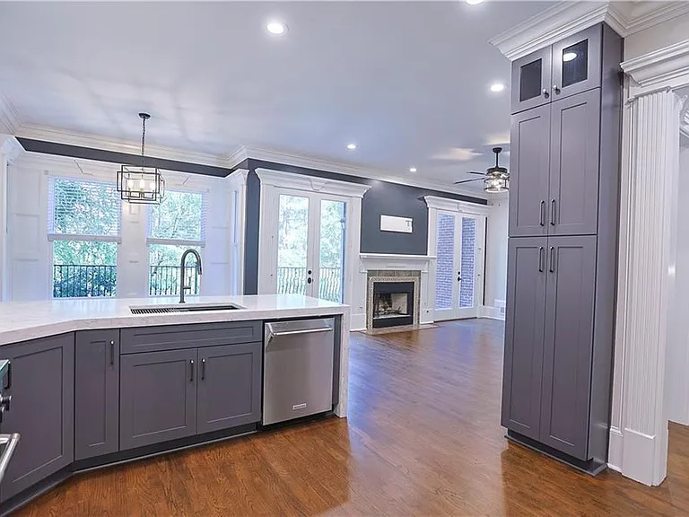 1294 Lenox Park Blvd — Photo 18