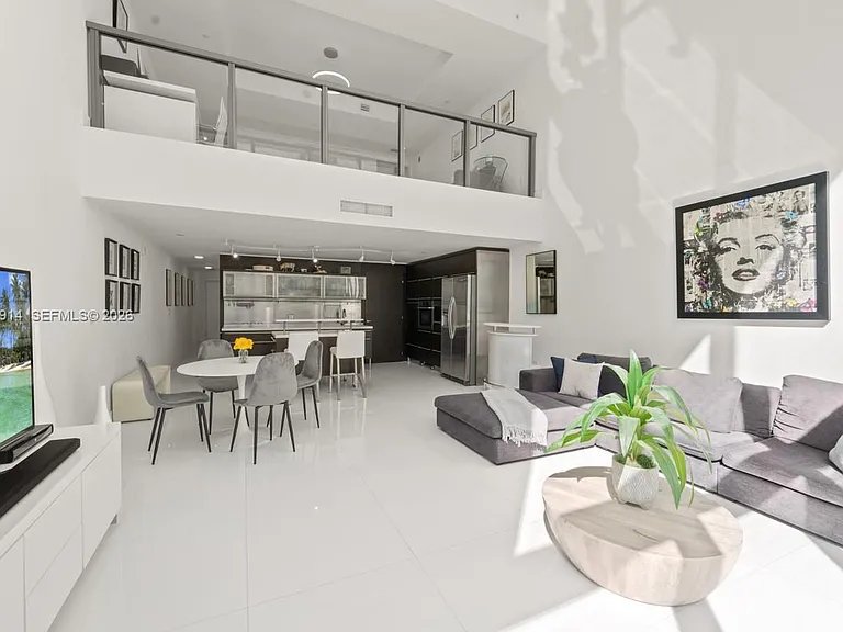6000 Collins Ave #517 — Photo 8