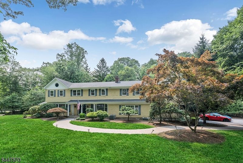 1st image of 286 Gregory Rd