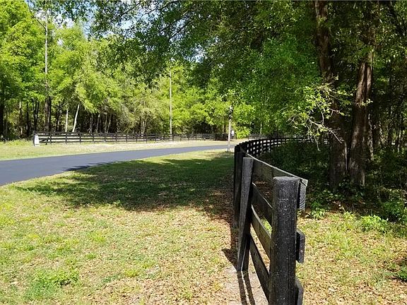 3rd image of 39512 Woodgate Ln