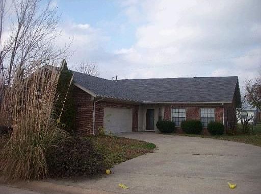 1st image of 205 Greenwood