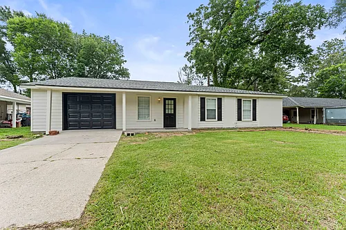 30700 Country Club Ln Photo 1