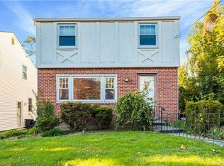 25505 Iowa Rd, Little Neck, NY 11362