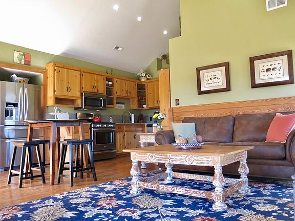 3rd image of 6563 Crestwood Peninsula