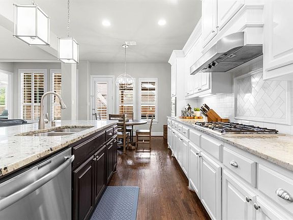 4th image of 408 Grove Park Pl